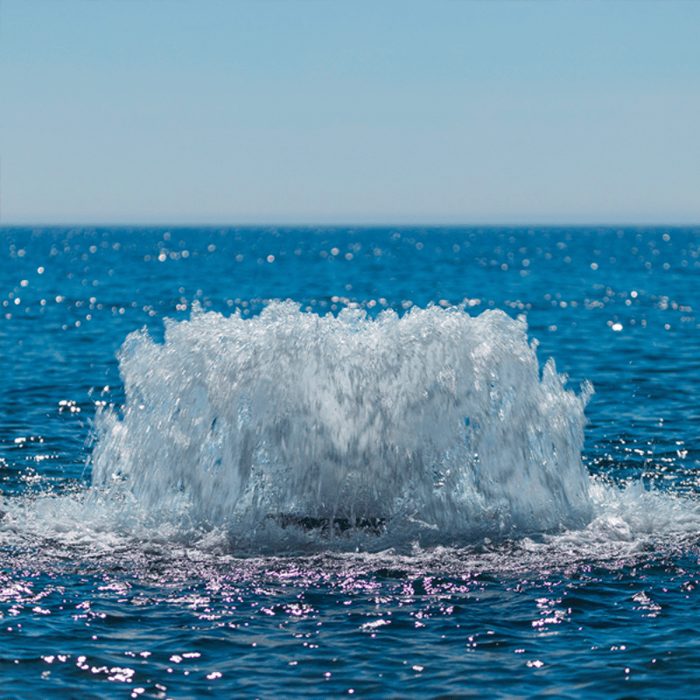 Kasco Aerating on Blue Water