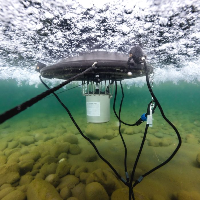Kasco Aerator Underwater Shot with the Unit