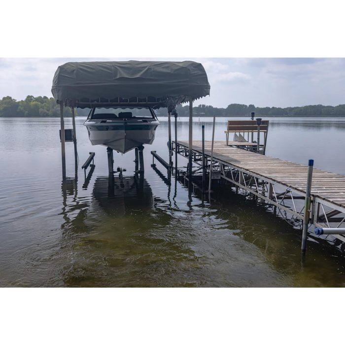 Kasco AquatiClear Circulator Horizontal Dock Mount - On Water with Boat on the Side