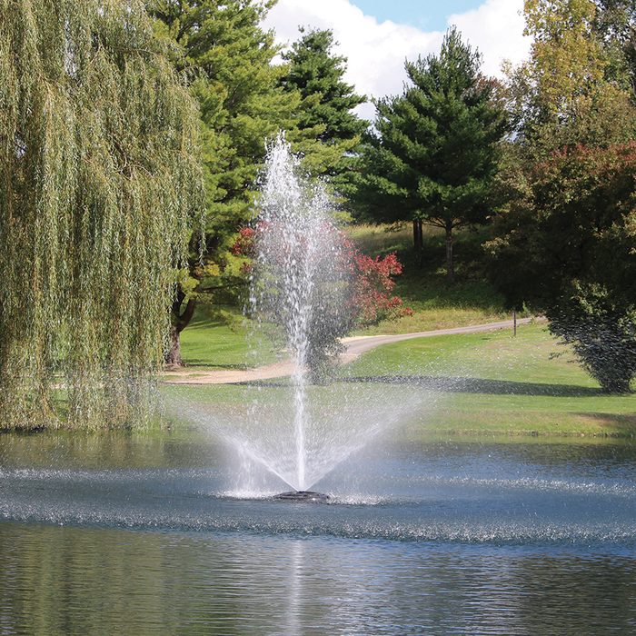 Kasco J Series Fountain Linden (1 HP) nozzle - multi-tier arched spray pattern at 1 HP