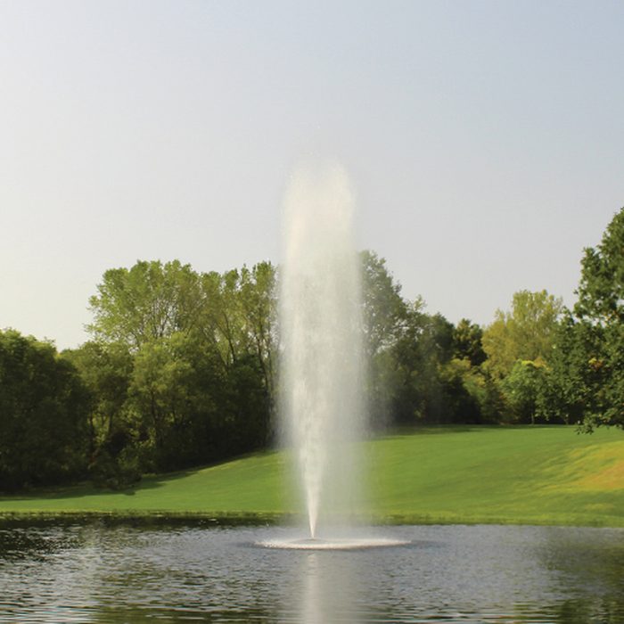 J Series Spruce nozzle - tall slim column spray pattern at 5 HP