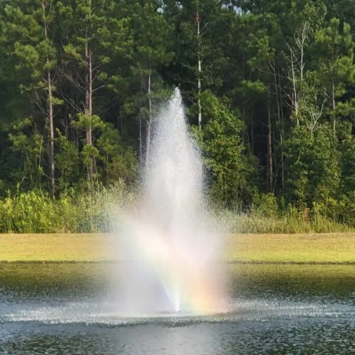 Vanguard Hydro Torque 550 Series Floating Fountain on Water Display w/ Beautiful Spray Pattern and Trees at the Background