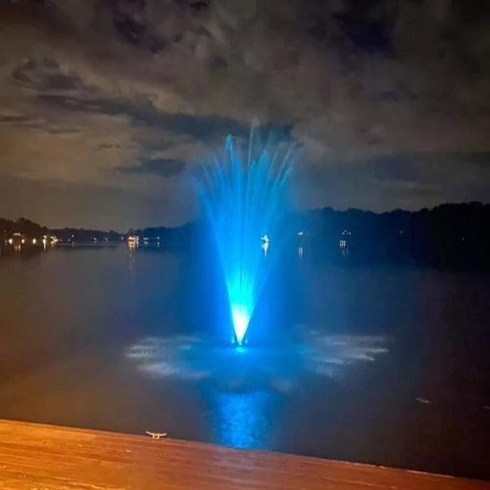 Vanguard Color Changing Fountain LED Lights Blue on Water Display