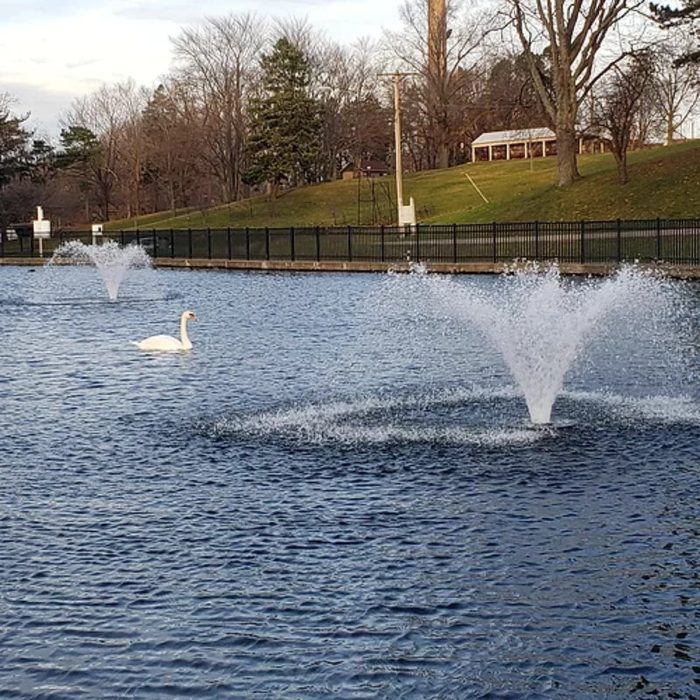 Vanguard Typhoon 3/4 HP Floating Display Aerator Double Aerator
